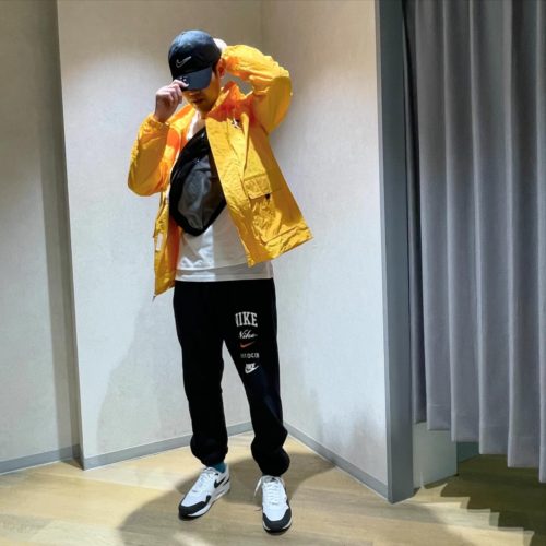 こんばんは ㅤㅤㅤㅤㅤㅤㅤㅤㅤㅤㅤㅤㅤ ABC-MART SPORTS アミュプラザ小倉店です！ ㅤㅤㅤㅤㅤㅤㅤㅤㅤ 本日はNIKEのアイテムをご紹介致します️ ㅤㅤㅤㅤ 【Outer】 M CLUB BANDON JKT 739UNIGLD/BLK ¥16,500 tax in ㅤㅤㅤㅤㅤㅤㅤㅤㅤㅤㅤㅤㅤ 【Pants】 M CLUB BB STACK PANT 010BLACK/SFTYO ¥9,350 tax in ㅤㅤㅤㅤㅤㅤㅤㅤㅤㅤㅤㅤㅤ 【SHOES】 W AIRMAX 1 102WHITE/BLACK ¥19,030 tax in ㅤㅤㅤㅤㅤㅤㅤㅤㅤㅤㅤㅤㅤㅤㅤㅤㅤㅤ アウターは撥水加工が施され、軽量性抜群な為 昼間は暖かく、朝晩冷えてくるこれからの季節に 軽く羽織るのにぴったりな1着です🏻️ ㅤㅤㅤㅤㅤㅤㅤㅤㅤㅤㅤㅤㅤ 新作商品もぞくぞくと入荷しております️ スタッフ一同お客様のご来店心よりお待ちしております！ ㅤㅤㅤㅤㅤㅤㅤㅤㅤㅤㅤㅤㅤ @abc_mart_japan ㅤㅤㅤㅤㅤㅤㅤㅤㅤ ㅤㅤㅤㅤㅤㅤㅤㅤㅤㅤㅤㅤㅤ # #アミュプラザ小倉